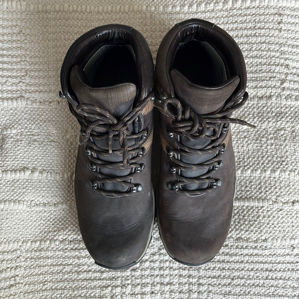 Columbia Men’s Omni-Tech Hiking Boots!